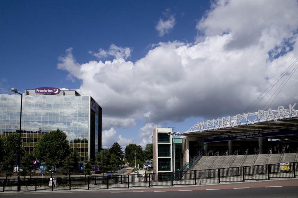 Premier Inn London Wembley Park Exterior photo