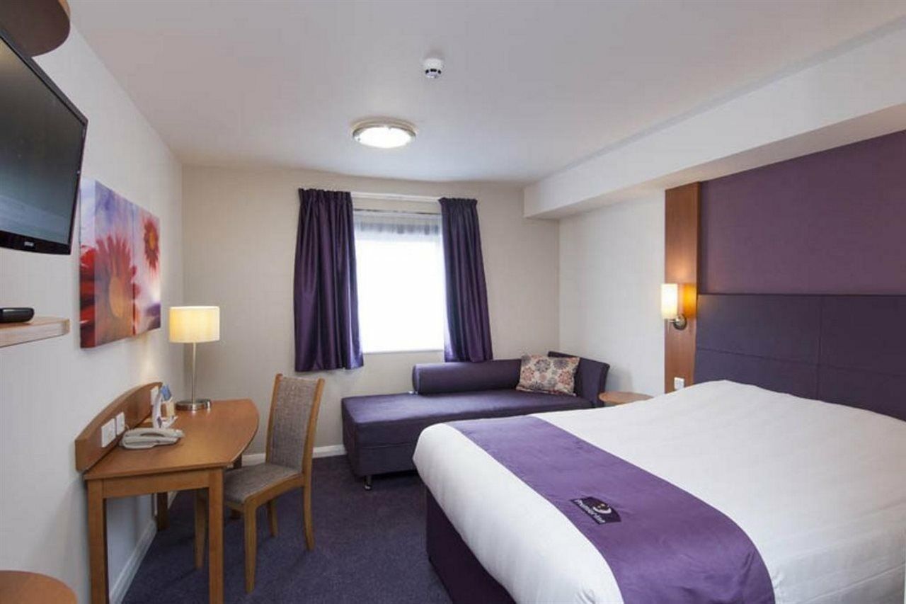 Premier Inn London Wembley Park Exterior photo